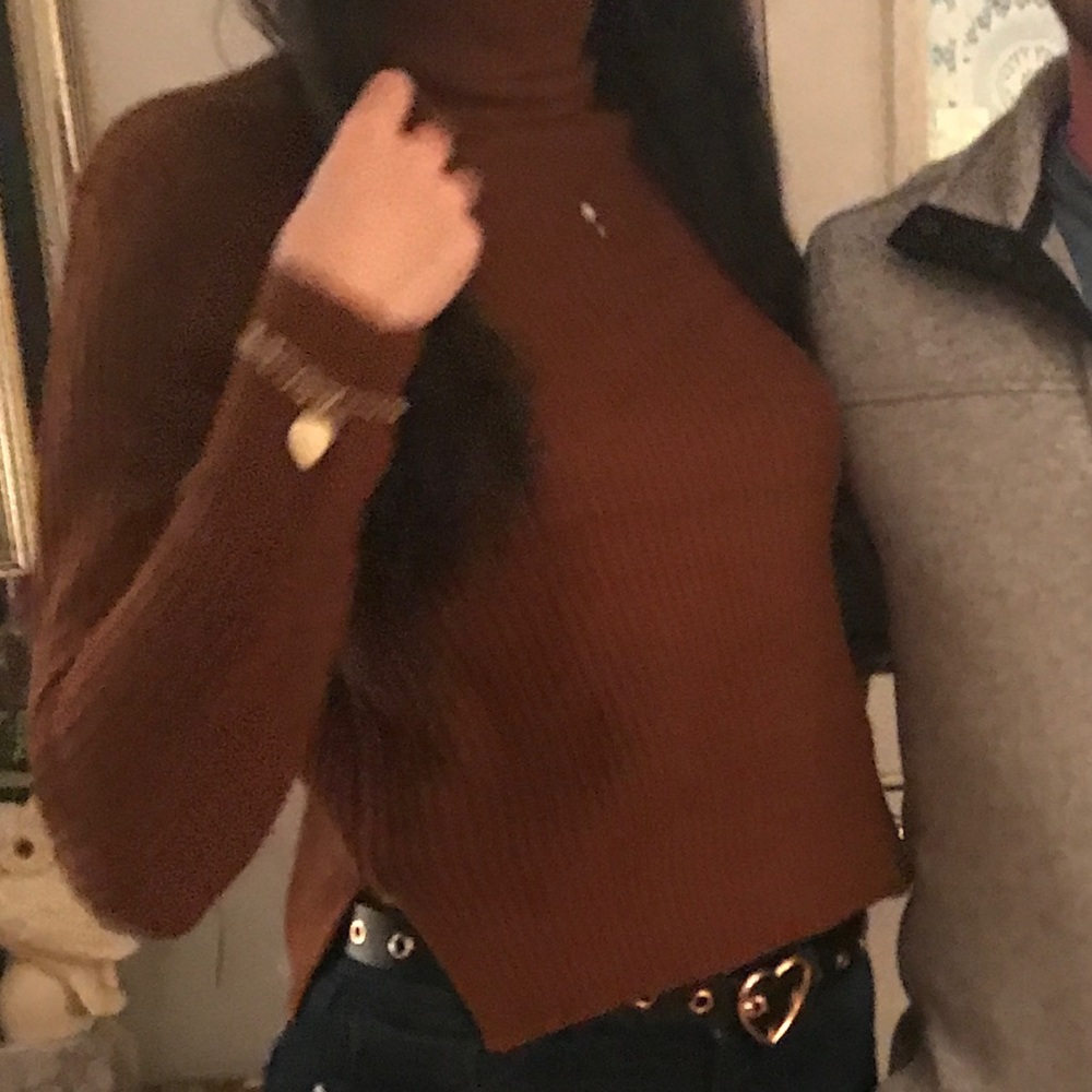 Top - Picture 2 of 4
